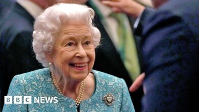 122646910 queen reuters