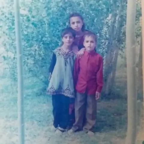 Nargis Taraki Nargis Taraki with her family in old photograph