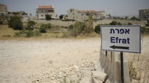 BBC Sign for Efrat settlement