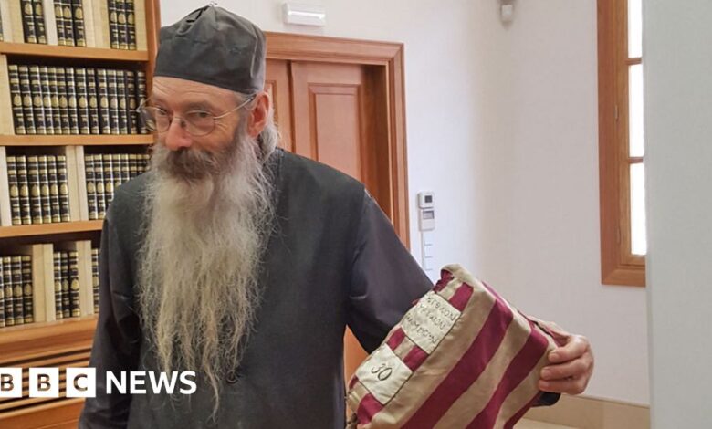 101595427 justin.jpg