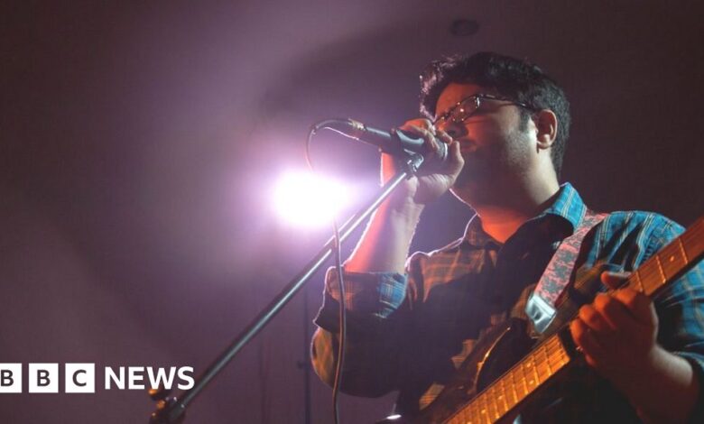 101937402 yasirminhassinger.jpg