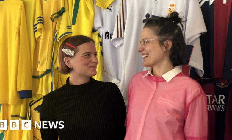 106174953 josefineklundforzaleftandatrainerfrommensen.jpg