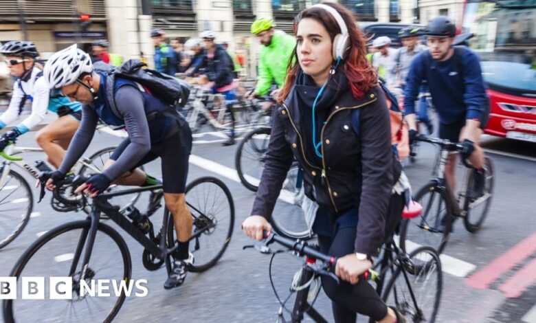 106650530 cyclists crop.jpg