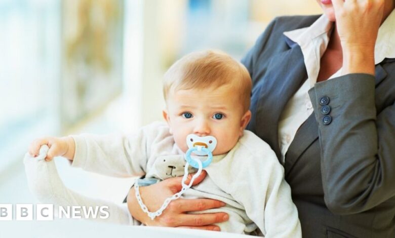 109184509 babyandworkingmum.jpg