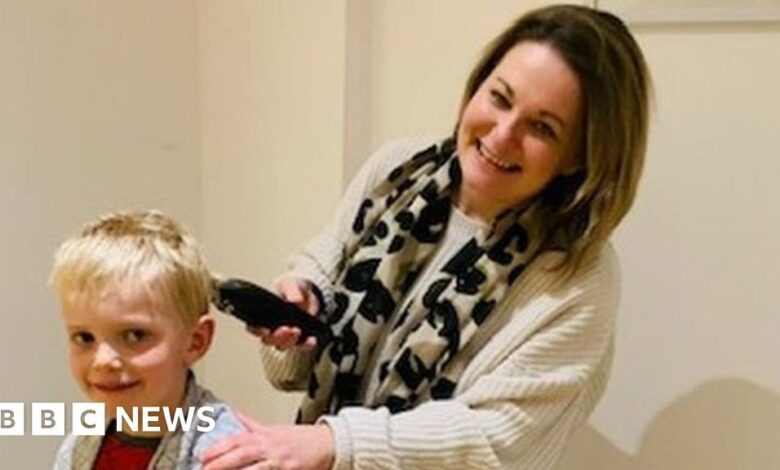 117577409 katcuttinghair.jpg