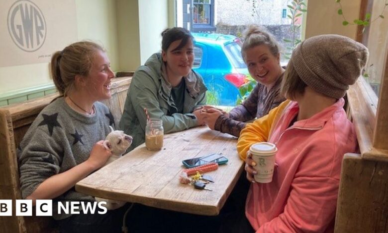 118545148 llangollencafe.jpg