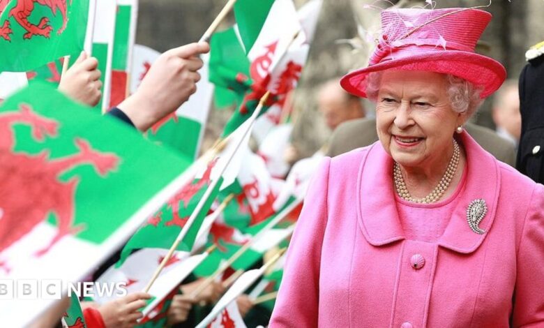 96508403 queen flags getty.jpg