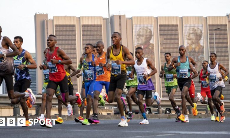 127671381 2022capetownmarathon nm 0245.jpg