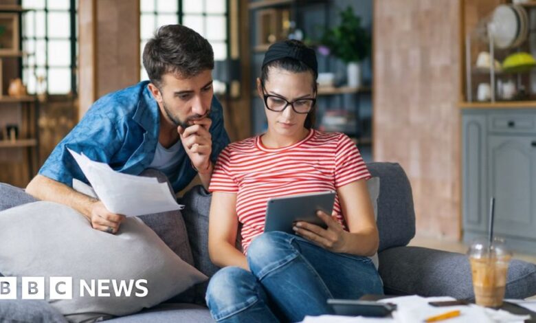 132854183 financecouple gettyimages 1414921475.jpg