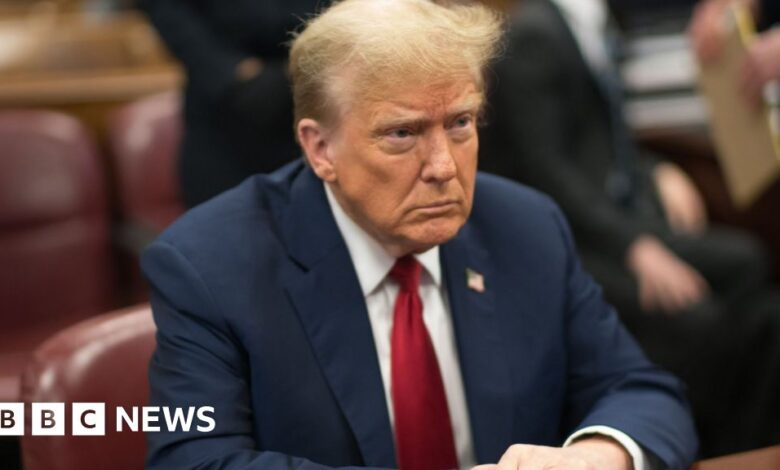 133217757 donaldtrumpincourtathush moneytrial.jpg