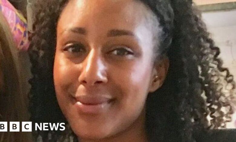 98974917 ywtissy1.jpg