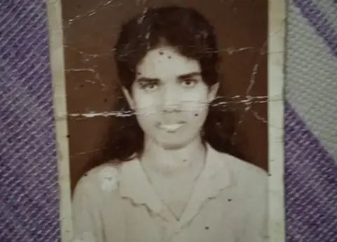 Handout Yasawathi when she was a school girl