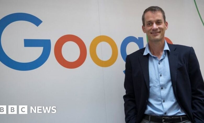 105342561 dean.google.sign .g.jpg