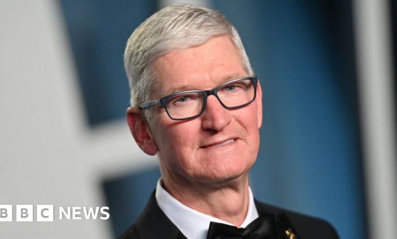 128282429 timcook.jpg