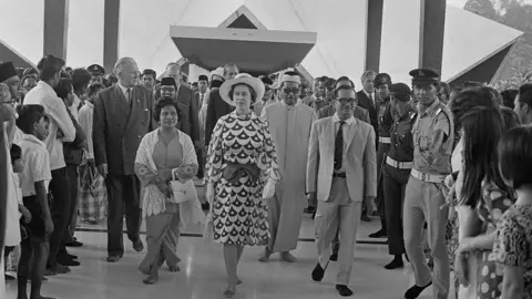 Getty Images Queen Elizabeth II (centre) during a Commonwealth visit to Malaysia, 22nd -28th February 1972.
